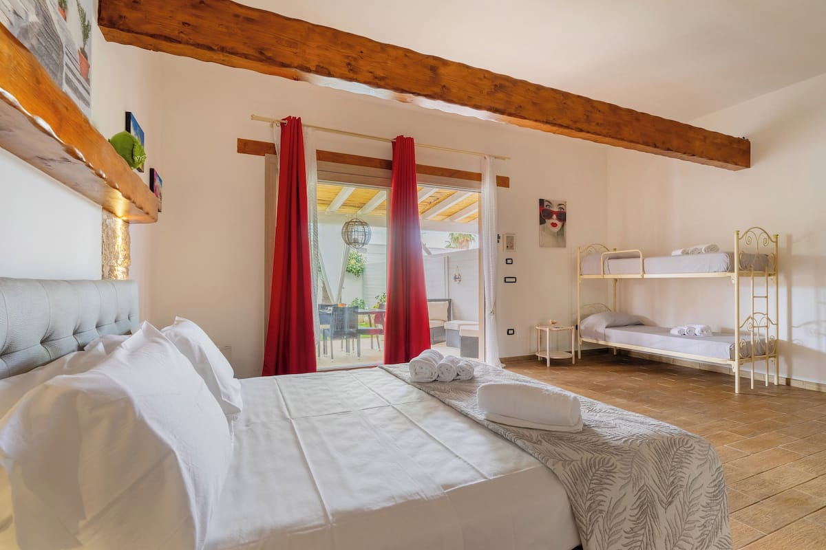 Premium kamer | Een kluis op de kamer, verduisterende gordijnen, gratis wifi, beddengoed