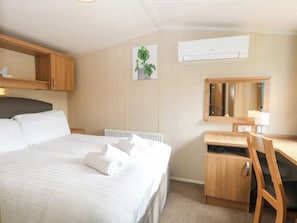 3 chambres, fer et planche à repasser, Wi-Fi, literie fournie