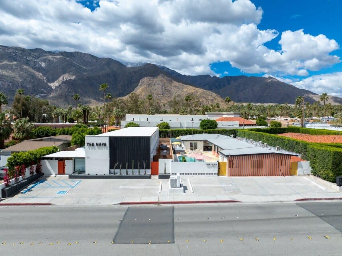 16bd Private Hotel - 2 Pools, Spas, Game Room, Gym