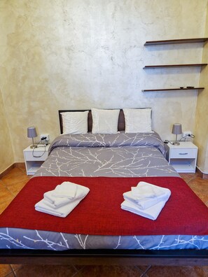 1 chambre, bureau, Wi-Fi gratuit, draps fournis