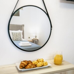2 habitaciones, tabla de planchar con plancha y cuna de viaje 
