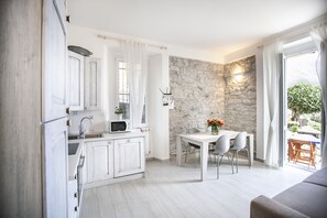 Panoramic Apartment | Living area | Flat-screen TV - Salita Castello (Argegno)