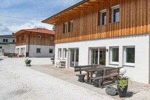 Ulkoruokailutilat