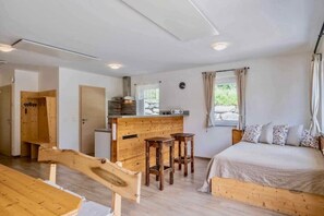 2 Schlafzimmer, Reisekinderbett, WLAN, Bettwäsche