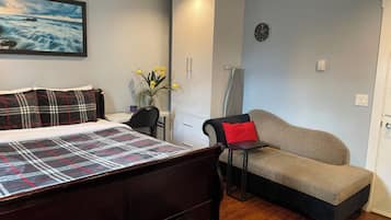 1 bedroom, desk, iron/ironing board, free WiFi