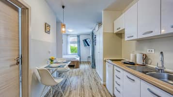 Family Studio (Apartments Jantar Studio 1) | Private kitchenette | Fridge, stovetop, electric kettle, cookware/dishes/utensils