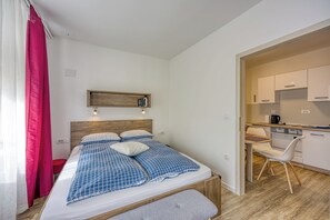 Family Apartment, Multiple Bedrooms (Apartments Jantar - Two Bedroom n.3) | Free WiFi, bed sheets