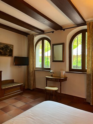 Chambre Double, vue cour intérieure