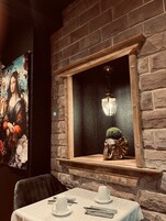 Sarapan bufet setiap hari (EUR 14.9 seorang) 