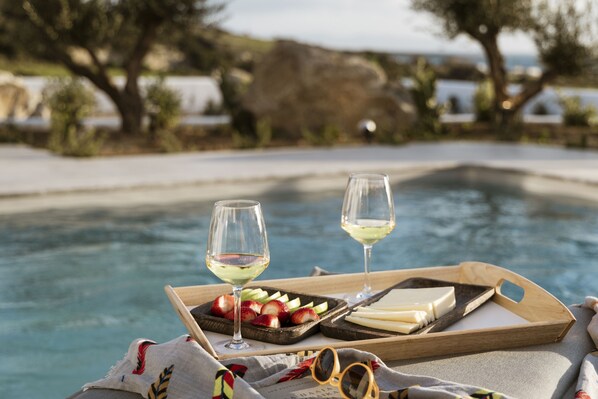 Living area - P Square Luxury Villas Naxos (Naxos)