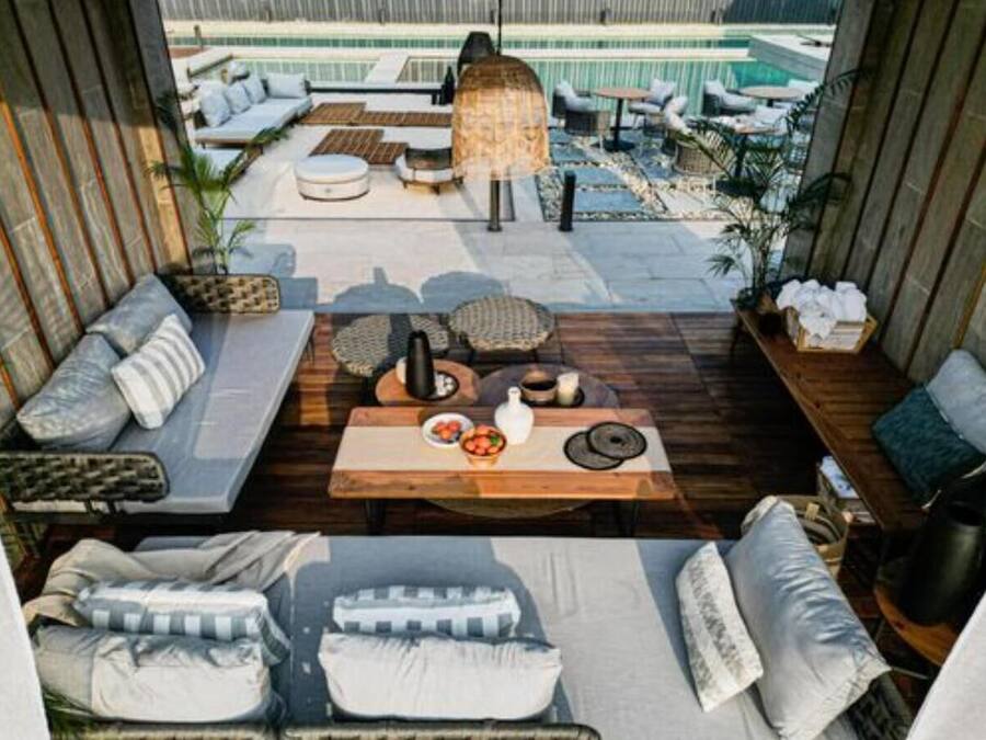 Poolside bar