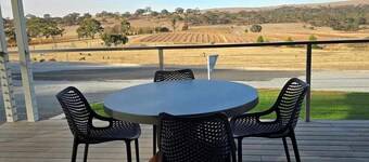 Neagles Retreat Villa 7 - 1 bedroom plus a sofa bed