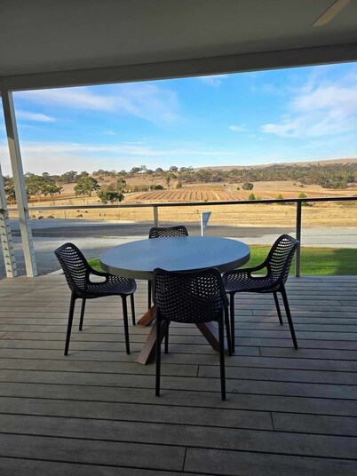 Neagles Retreat Villa 7 - 1 bedroom plus a sofa bed