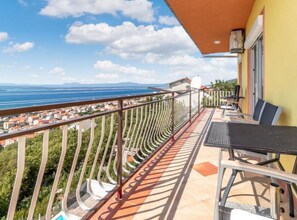 Appartement (Two Bedroom Apartment with Terrace an) | Balcon
