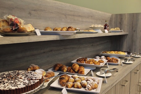 Daily buffet breakfast (EUR 13 per person)