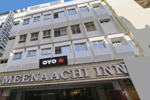 Front of property - OYO Meenaachi Inn (Chennai)