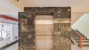Lobby - OYO Meenaachi Inn (Chennai)