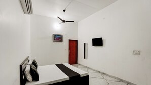 Classic Room - OYO Meenaachi Inn (Chennai)