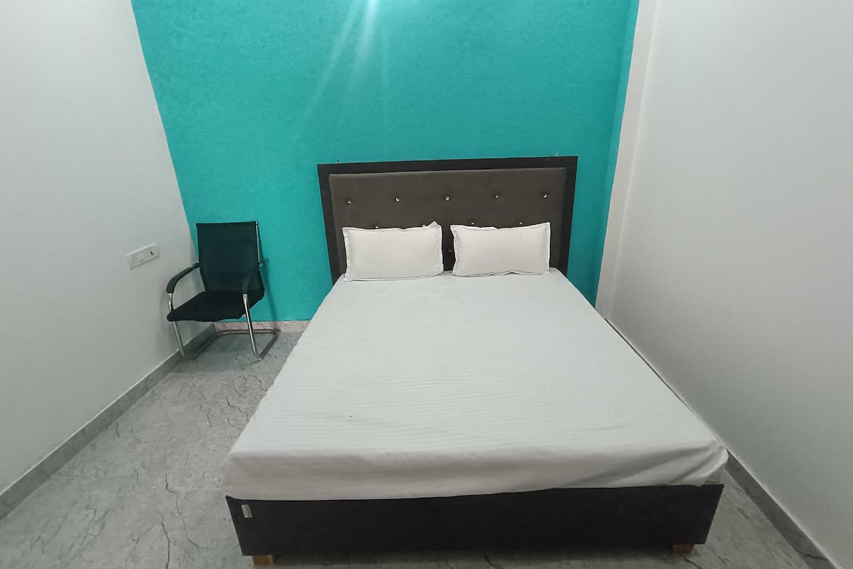 Habitación clásica | 1 habitación y ropa de cama