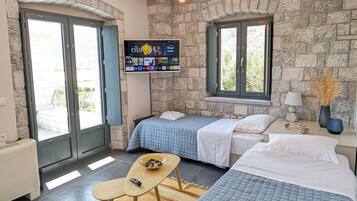 1 habitación, tabla de planchar con plancha, wifi y ropa de cama