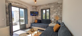 Sabaton Apartment . A breathtaking gem in the Peloponnese!
