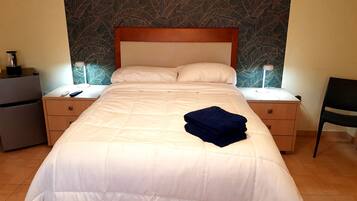 Comfort-Zimmer, Blick auf den Innenhof | Bettwäsche aus ägyptischer Baumwolle, hochwertige Bettwaren