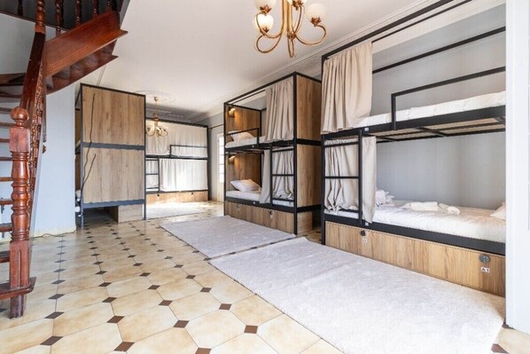 1 habitación y caja de seguridad en la habitación