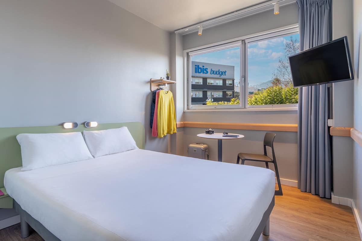 Superior-huone, 1 parisänky | Ilmainen Wi-Fi, pääsy pyörätuolilla