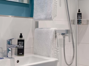 Hypo-allergenic bedding, desk, laptop workspace, free WiFi - Ibis Budget Hamburg St Pauli Messe (Hamburg)