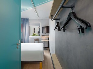 Ropa de cama hipoalergénica y escritorio 