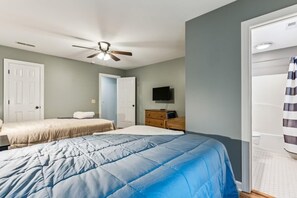 3 Schlafzimmer, Schreibtisch, Bügeleisen/Bügelbrett, kostenloses WLAN