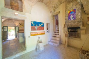 Villa estándar, varias habitaciones, 2 baños (Masseria Le Palmentelle Pool And) | Interior