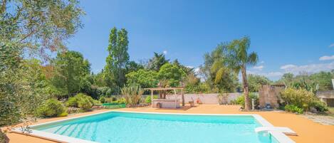 Seasonal outdoor pool