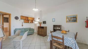 Traditional-Apartment, Blick auf den Innenhof | Wohnbereich