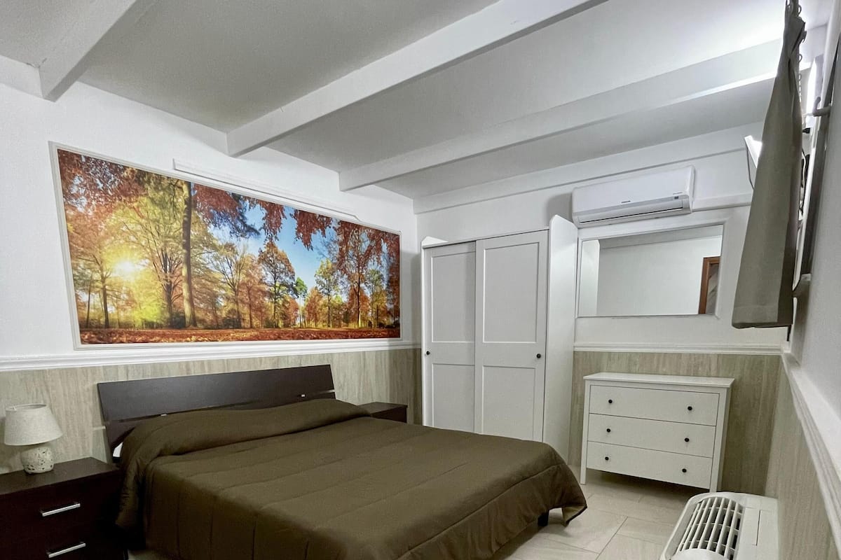2 bedrooms, cots/infant beds, free WiFi, bed sheets