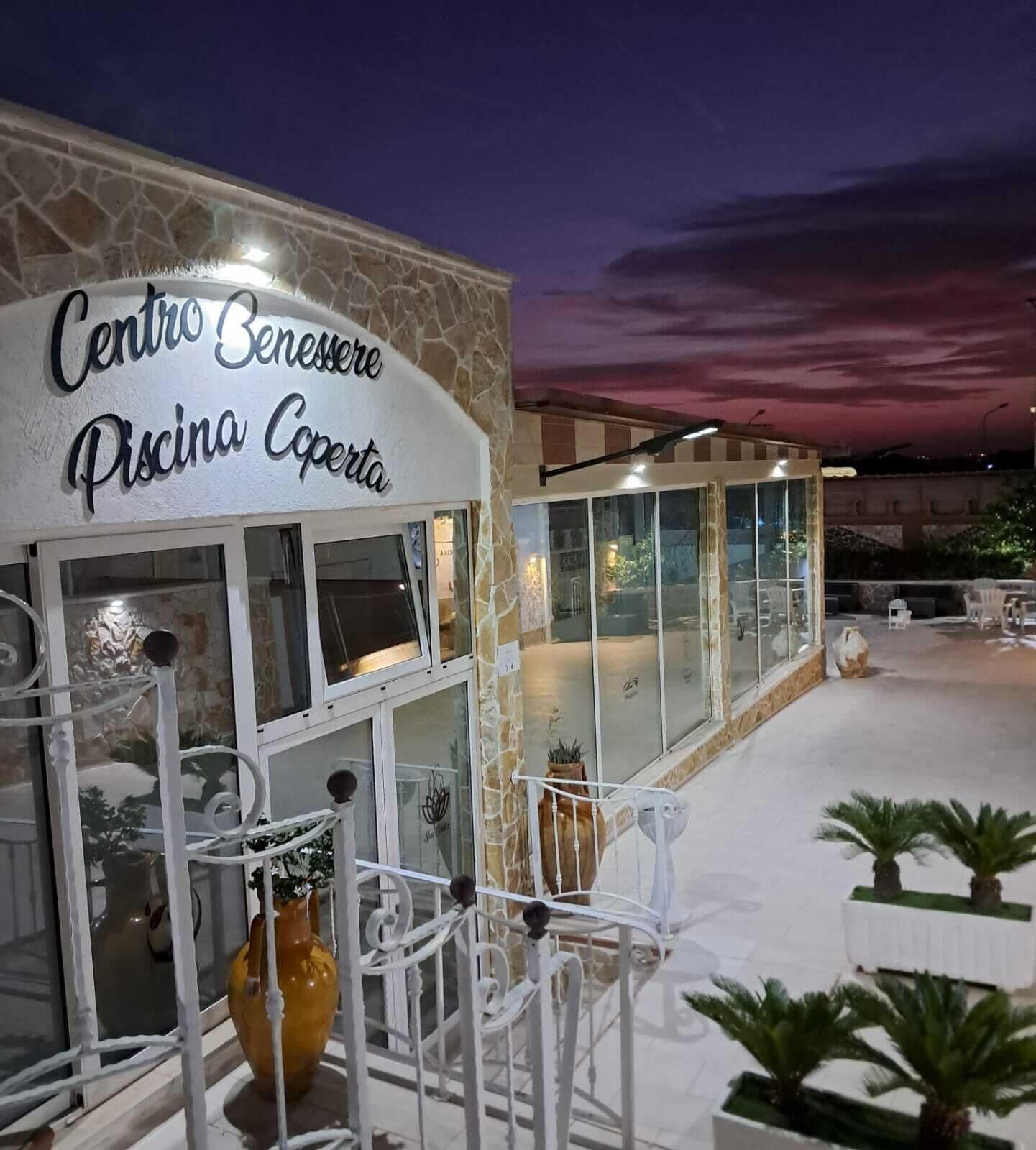 Couples treatment rooms, Turkish bath, body treatments, aromatherapy