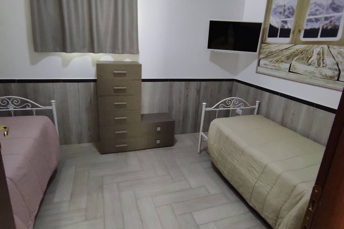 2 bedrooms, cots/infant beds, free WiFi, bed sheets
