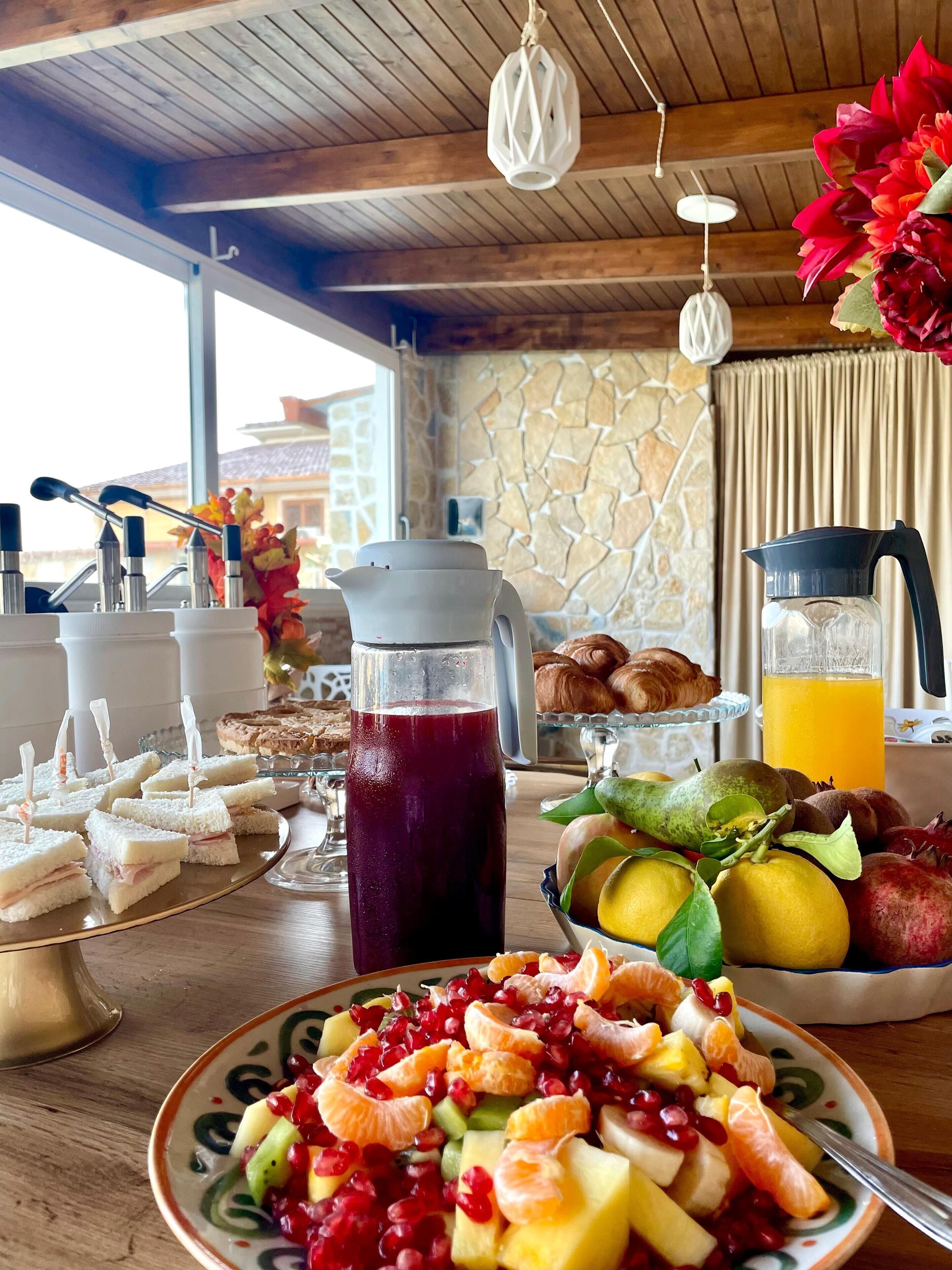 Free daily buffet breakfast 