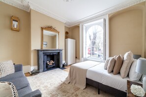 Free WiFi, bed sheets - Modern & Stylish House in Deptford (London)