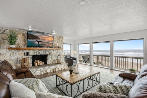 Oceanfront, 8 Bedrooms! - Azul Jewel