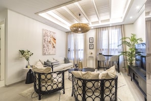 TV - Stylish apartment in the old town of Marbella (Marbella)