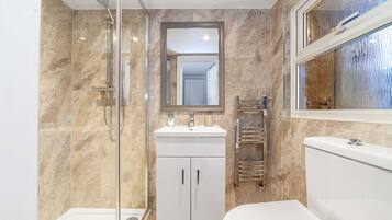 Apartment | Bathroom