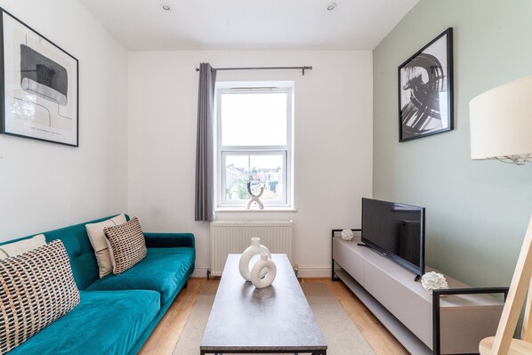 Living area - The Wood Green Collection (London)
