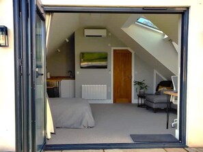 1 Schlafzimmer, Schreibtisch, Bügeleisen/Bügelbrett, WLAN