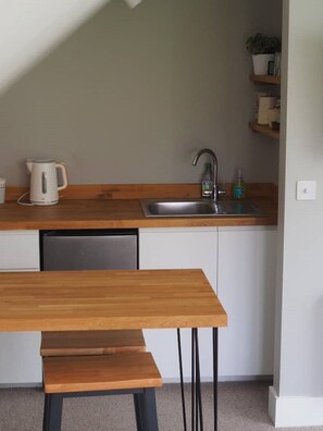 Fridge, microwave
