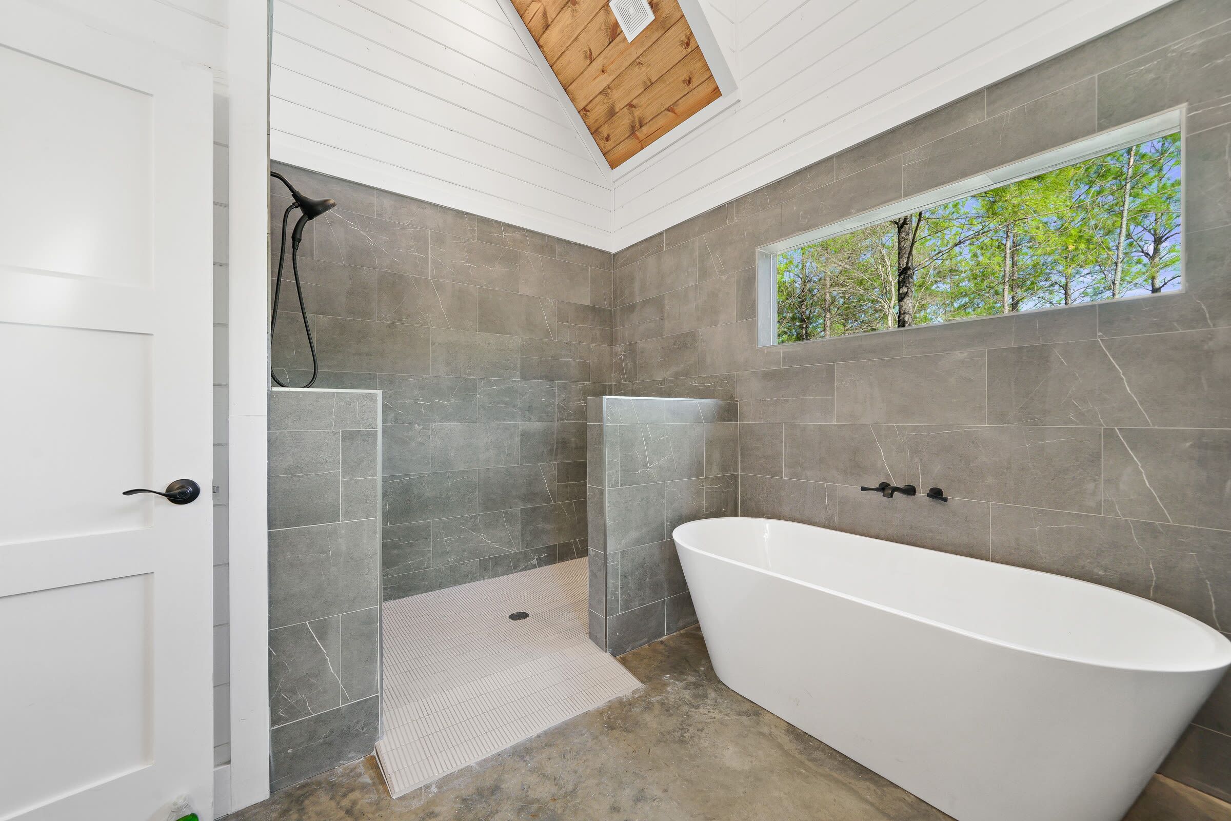 Shower, hair dryer, towels, shampoo