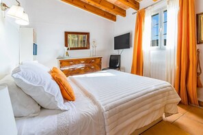 4 室のベッドルーム、アイロン / アイロン台、旅行用ベビーベッド、WiFi (無料)