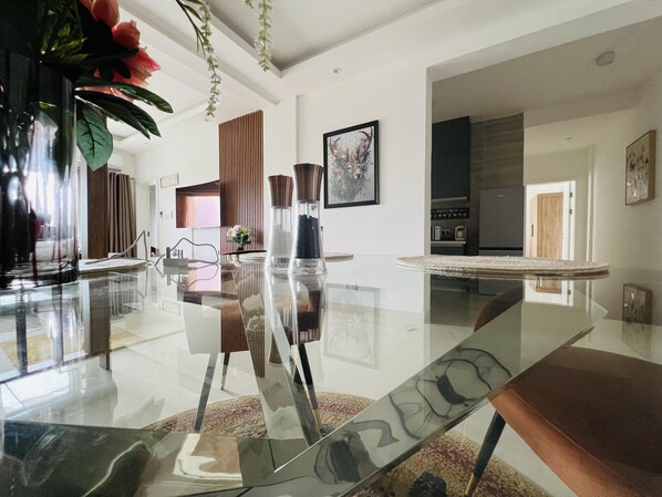 Interior - Serenity Haven - Luxury 2-bed Apartment in Accra (Sakumono)