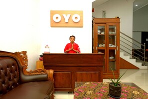 Reception - Hotel O D' Maktab Homestay Syariah (Malang)