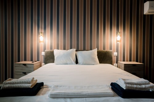 Located in the center of Bucharest, 1 km from the old center.